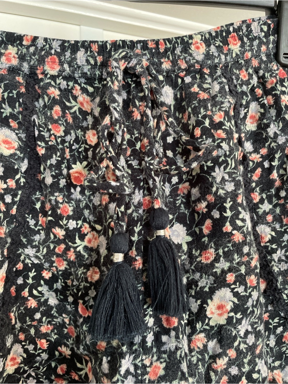 American Eagle Outfitters Black Floral Lace-Trim Shorts - Picture 2 of 8